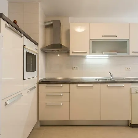 Apartment Modern Near The And Center Of *